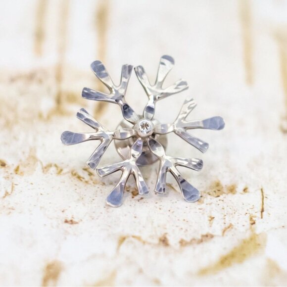 Vintage Intricate Snowflake Sterling Silver Pin - B19 - Picture 3 of 3